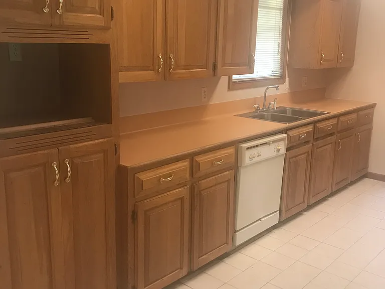 223 Driftwood St — Photo 5