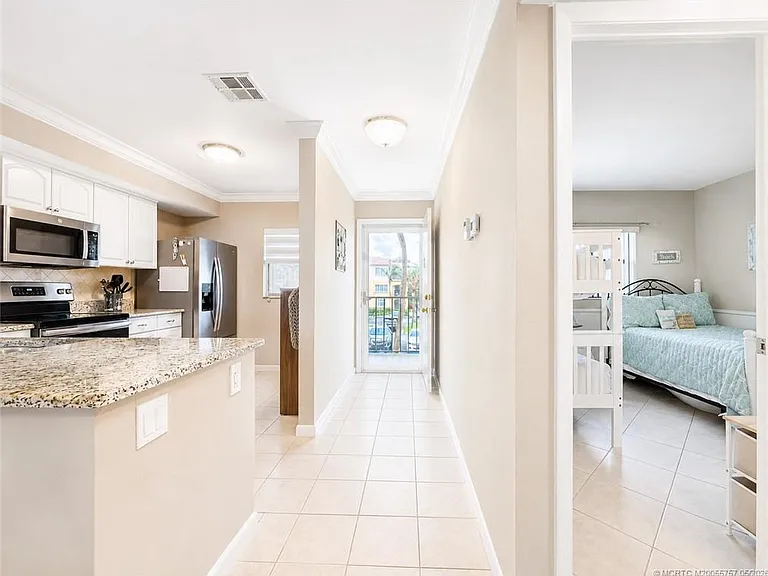 7430 S Ocean Dr #220 — Photo 37