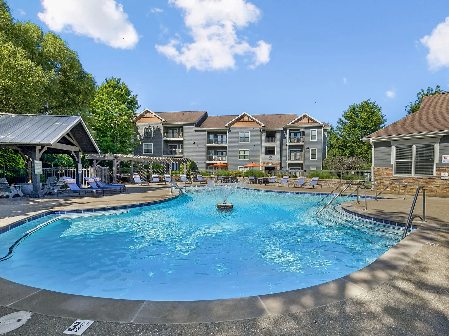 Fountains at Meadow Wood — Photo 3
