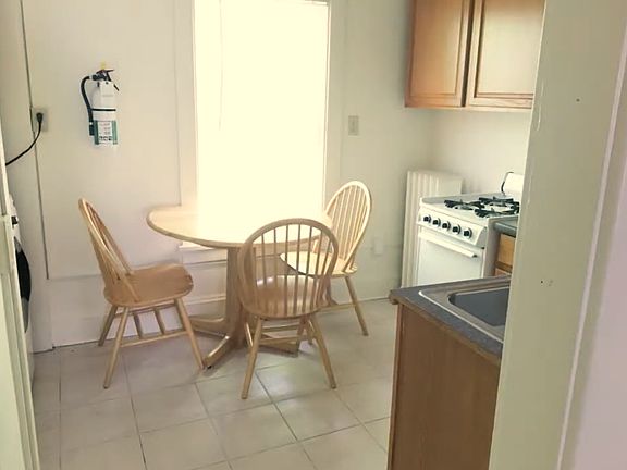 4th image of 614 E Buffalo St #3