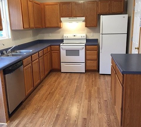 5th image of 285 Devon Dr