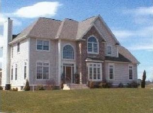 7 Wintergreen Pl, Hopewell Junction, NY 12533