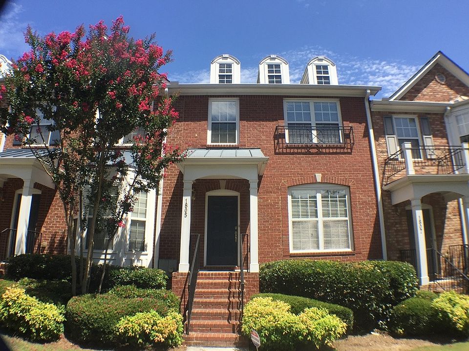 1st image of 1805 Dunrobin Dr SE #33