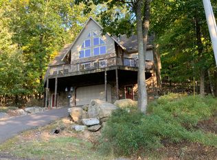 96 Kickapoo Dr, Hazle Township, PA 18202