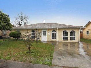 2861 Glenbrook Dr, Gretna, LA 70056