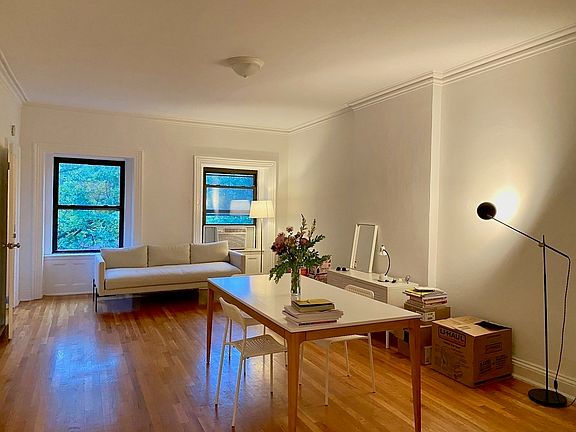 2nd image of 7 S Oxford St APT 4