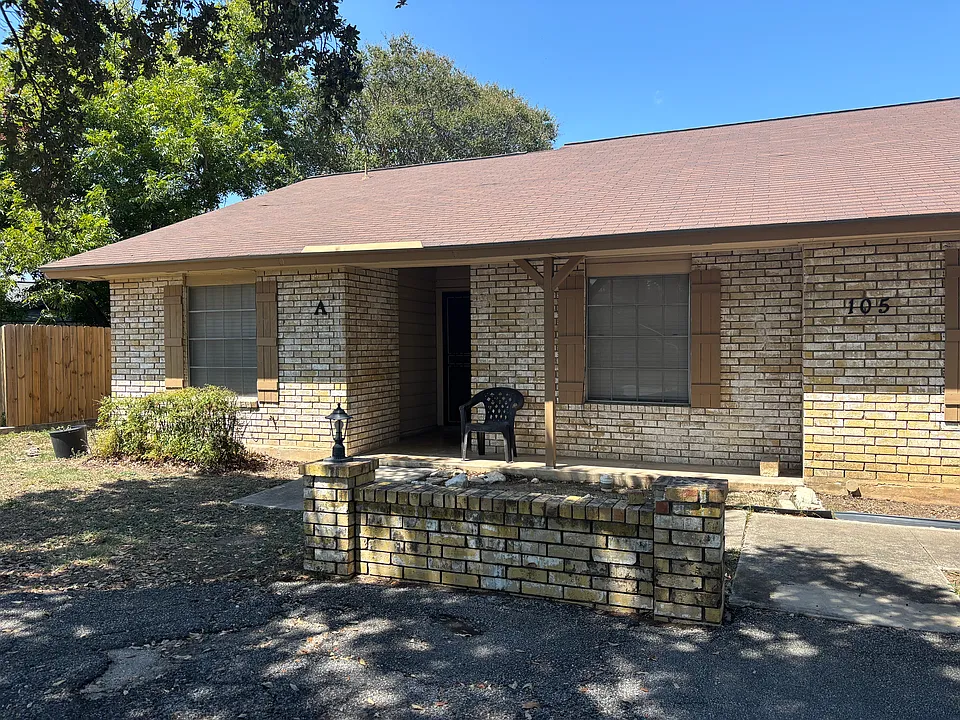 105 Travertine Ln #A