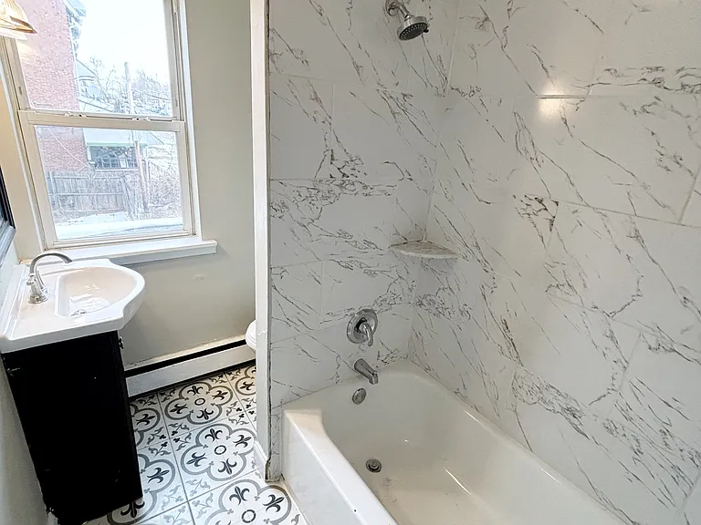 1103 W Airy St — Photo 7