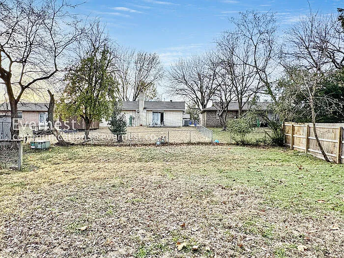 1756 S Pine Ave — Photo 35