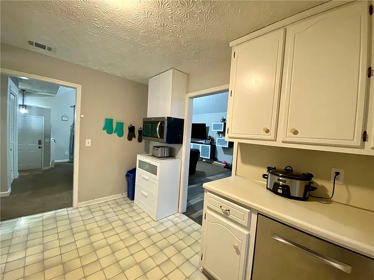 1095 Mountain Springs Dr NW — Photo 8