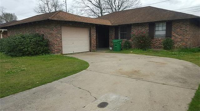 1st image of 1808 Cambridge Dr