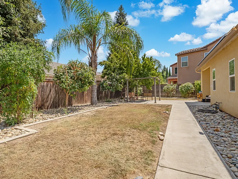 8582 N Garden Ave — Photo 43