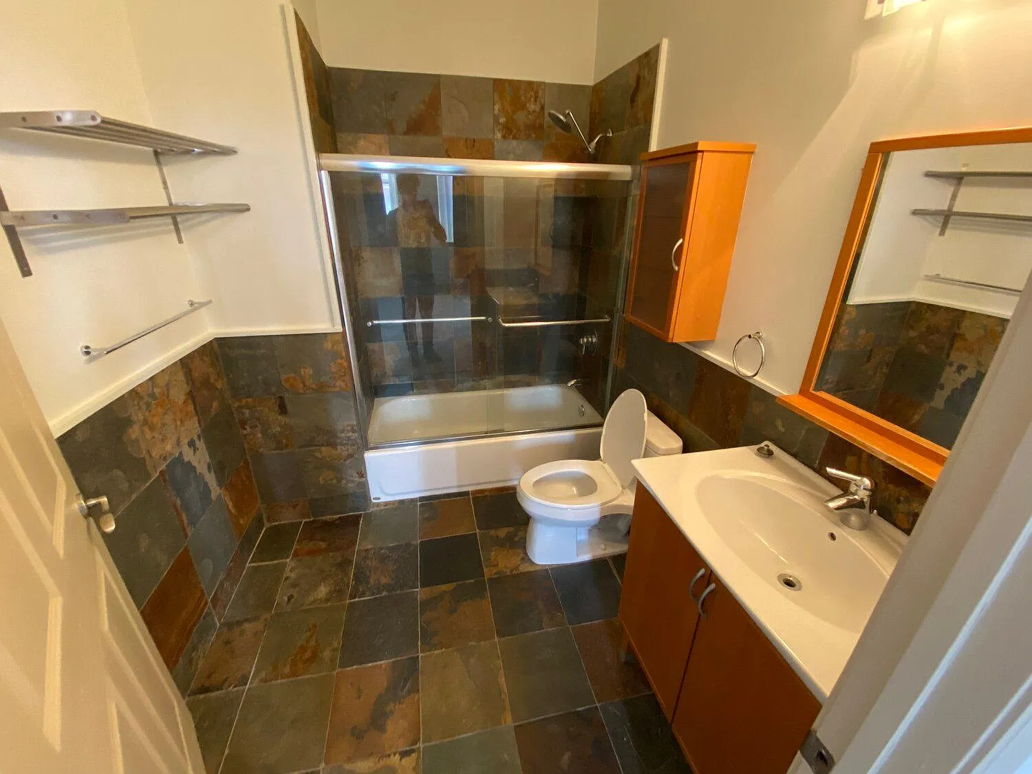 2 bed, 1350 sqft, $1,800 — Photo 3