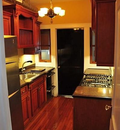 5th image of 1217 SE 1st Ave