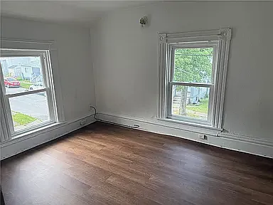 240 2nd Ave — Photo 5