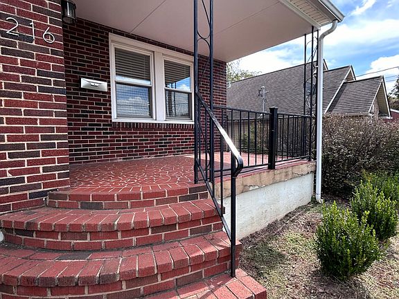 3rd image of 216 N Bruffey St
