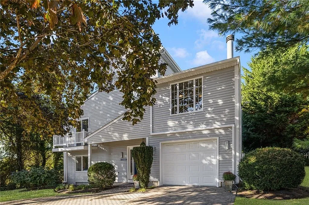 3 bed, 3.0 bath, 2589 sqft, $5,000 — Photo 3