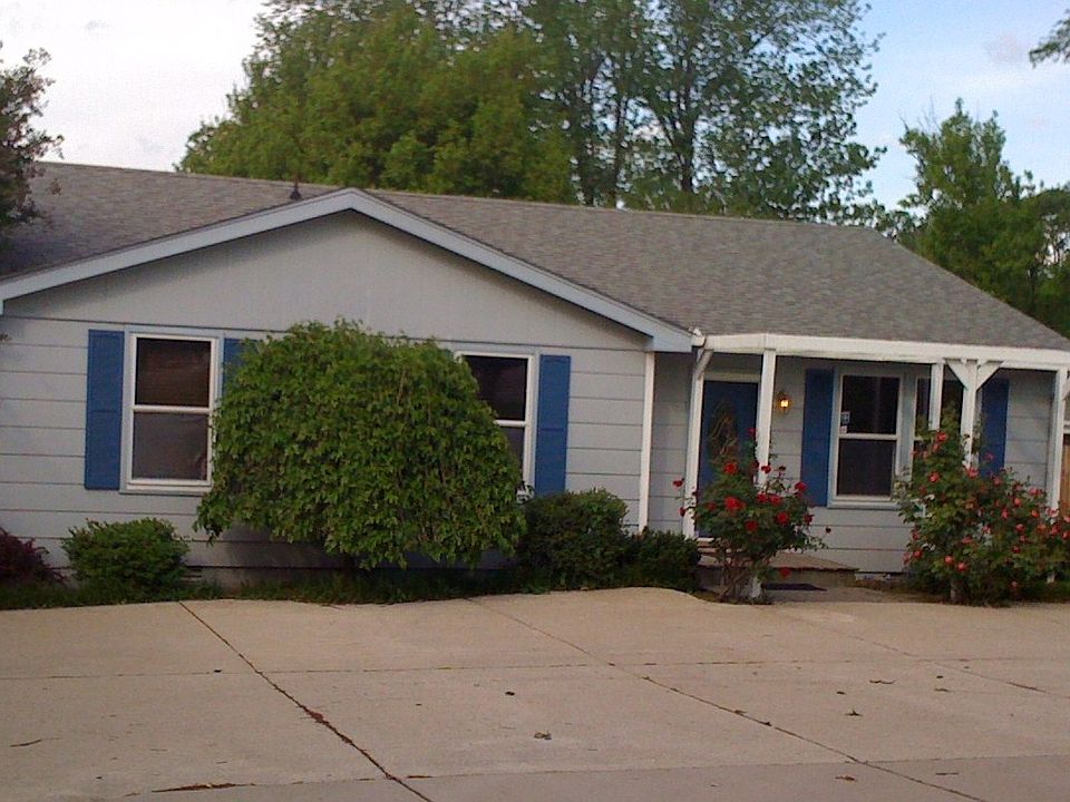 Ample parking! Road frontage