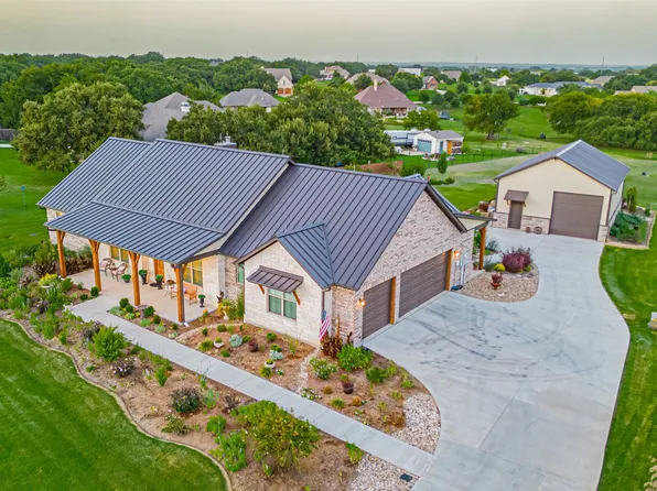 2103 Tree Top Ct, Granbury, TX 76049