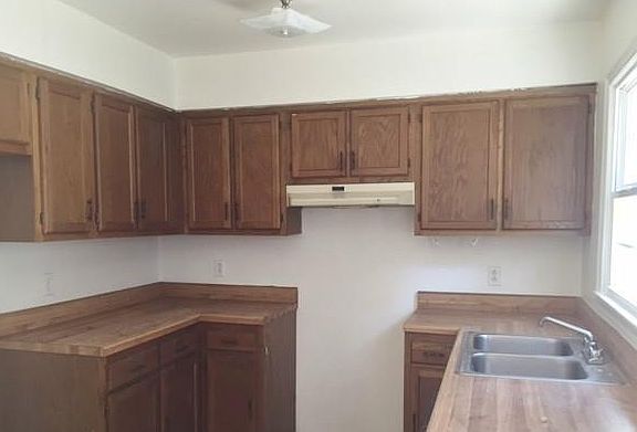 3rd image of 5013 Reese Dr N