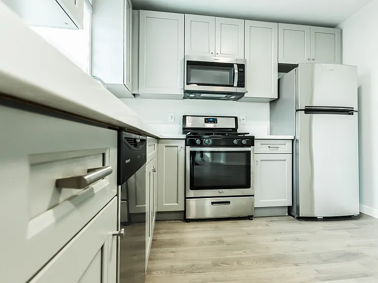 Grand View Apartments — Photo 5
