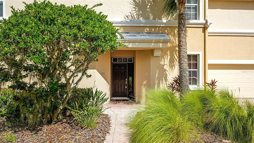 3 bed, 2.0 bath, 1666 sqft, $5,000 — Photo 2