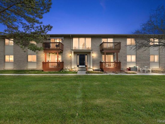 2931 Seymour Lake Rd, Oxford, MI 48371