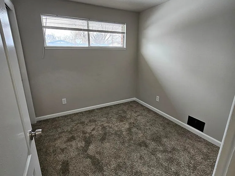 2402 W Lemhi St — Photo 14