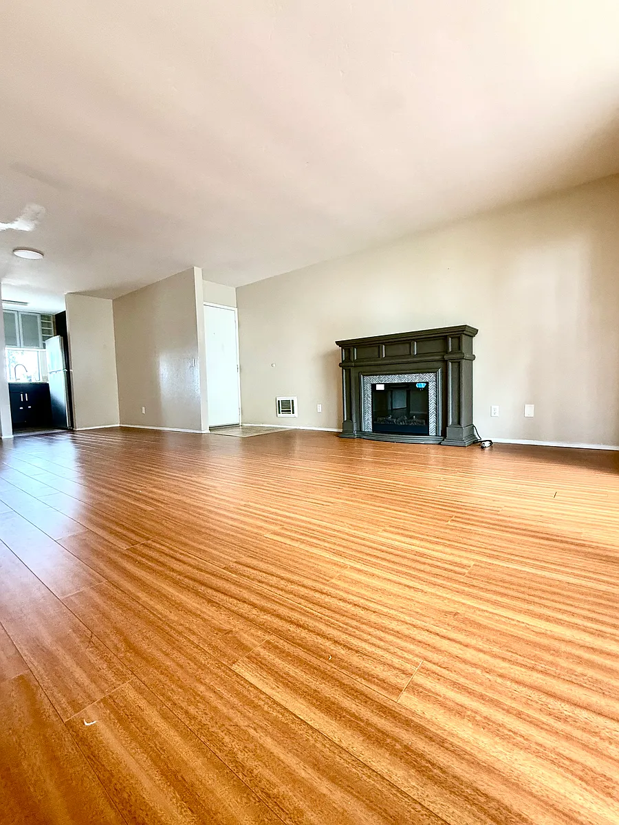 Building Photo - 6222 Agee St #5