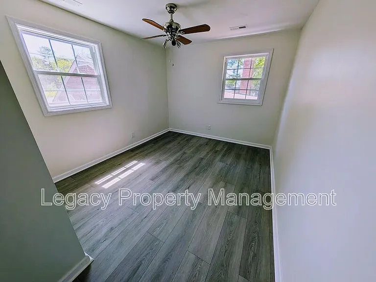 4421 Kernersville Rd — Photo 10