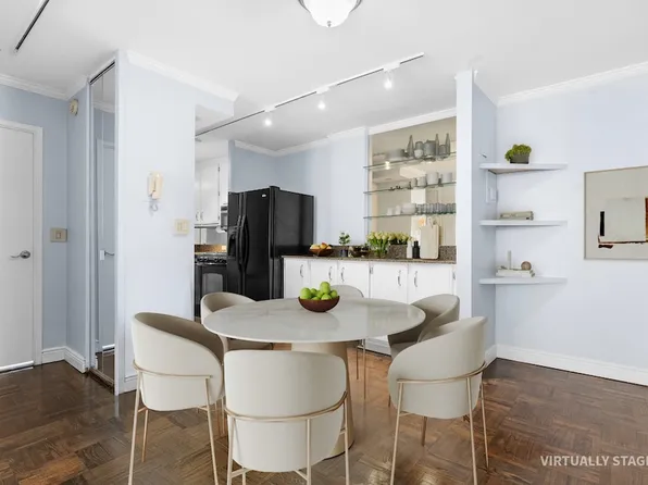 301 East 22nd Street 8R image 3 of 19
