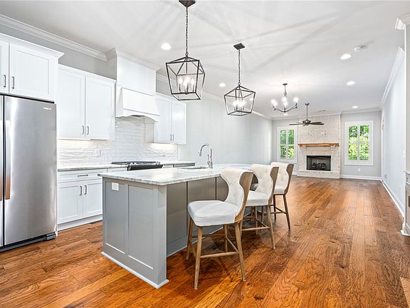 5th image of 3024 Lakewood Ln