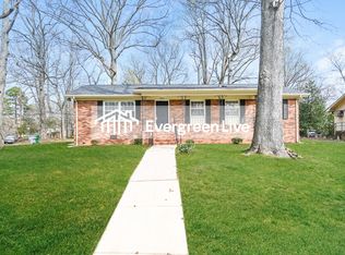 938 Squirrel Hill Rd, Charlotte, NC 28213