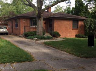 1119 Lyon St NE, Grand Rapids, MI 49503