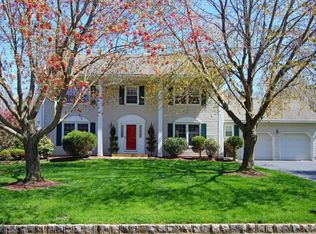 8 Morgan Rd, Middletown, NJ 07748