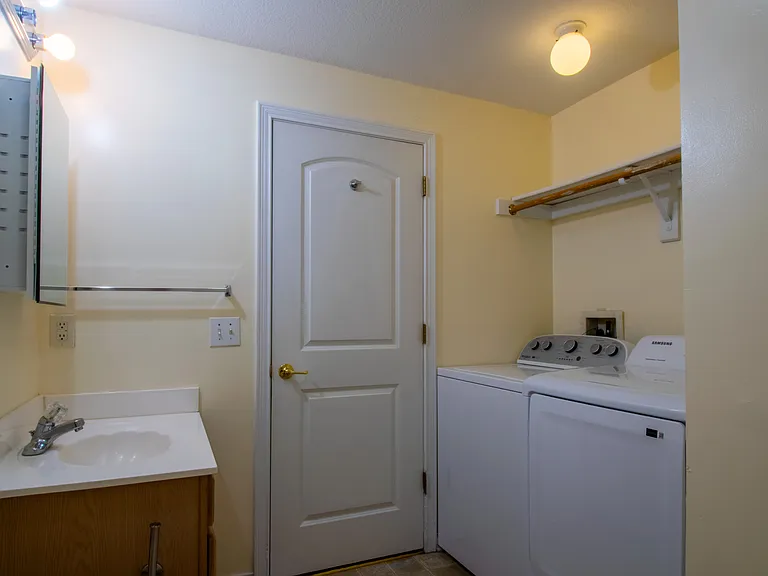 4259 S Eclipse Way #B — Photo 10