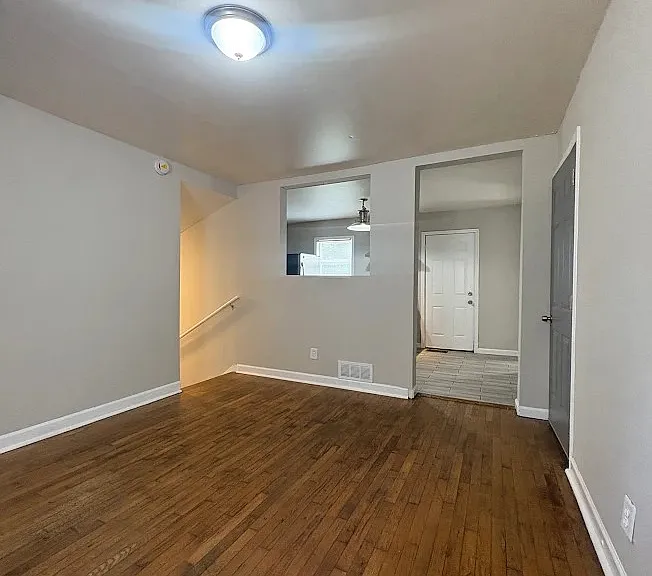 1648 Mary George Ave NW — Photo 7