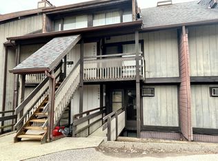 1605B Treetop Trl, Akron, OH