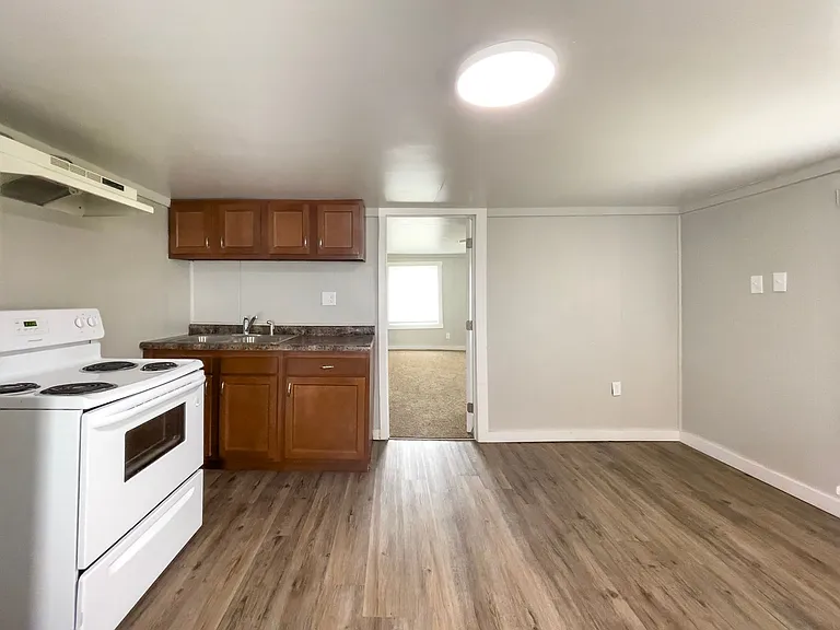 906 W. Main St — Photo 9