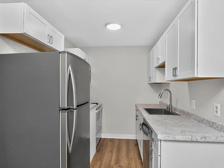550 Harding Pl #E103 — Photo 16