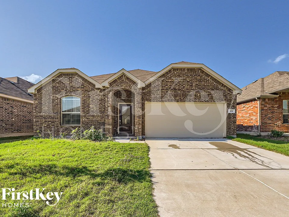 212 Wyndemere Ln