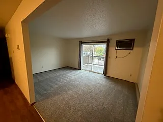 1002 Beaumont Drive - 10 — Photo 3