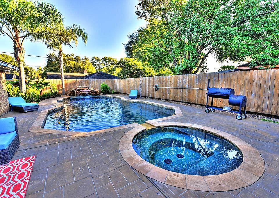 1st image of 6030 Autumn Arbor Dr