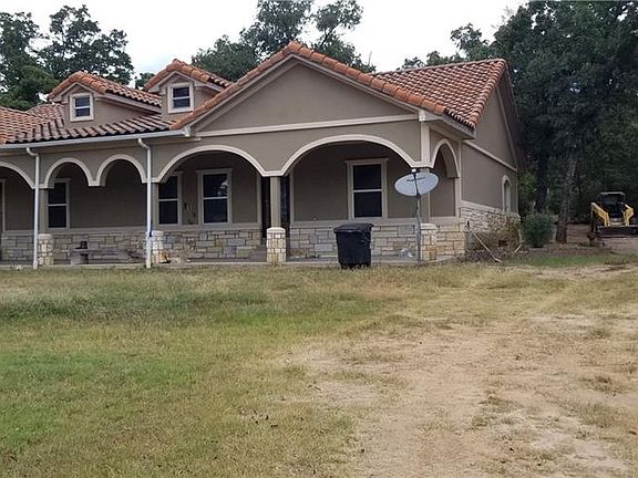 4th image of 132 Moon Mist Dr