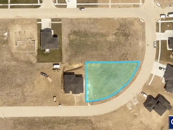 1514 E 8th St, Hickman, NE 68372