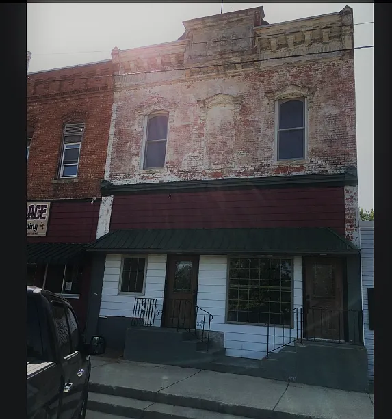 214 S Main St