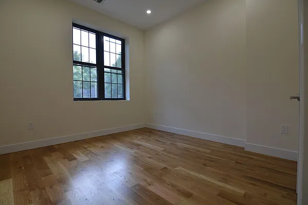 Rented by Hagstrom Management Inc | media 32