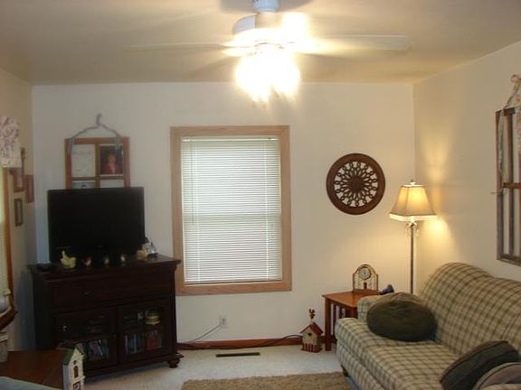 4th image of 1404 L Ave