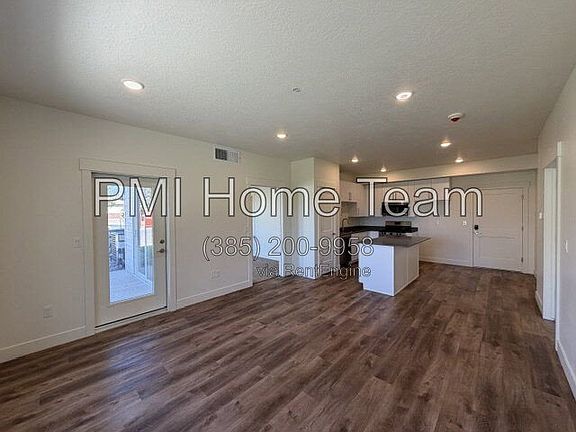 2nd image of 1652 N Main St #101