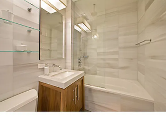 Rented by Luxury Property Group | media 72